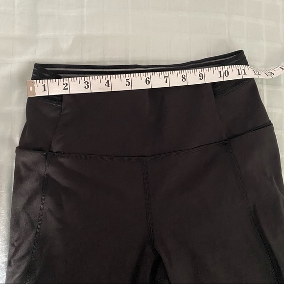 Lululemon Find Focus 7/8 Tight Pant size 6 Like New! - Picture 9 of 16